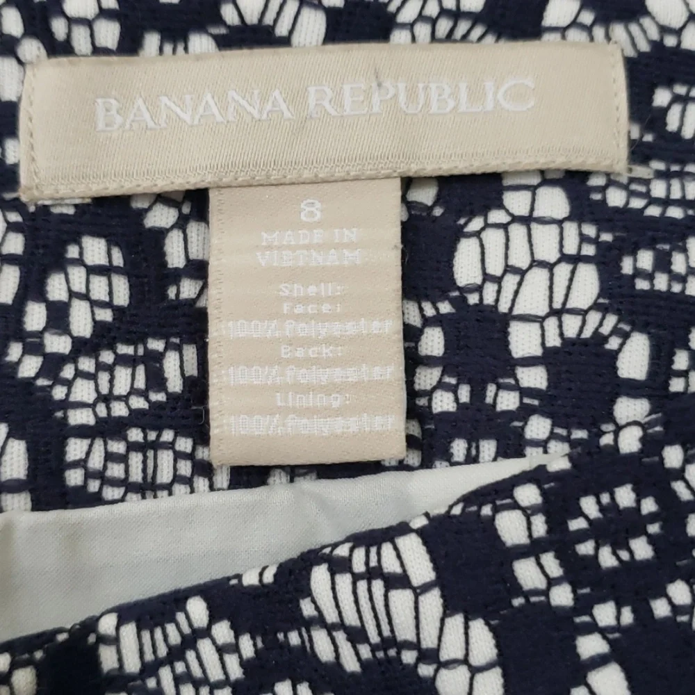 Banana Republic Lace Skirt Navy Floral Lace Pencil Skirt size 8 Career Wear